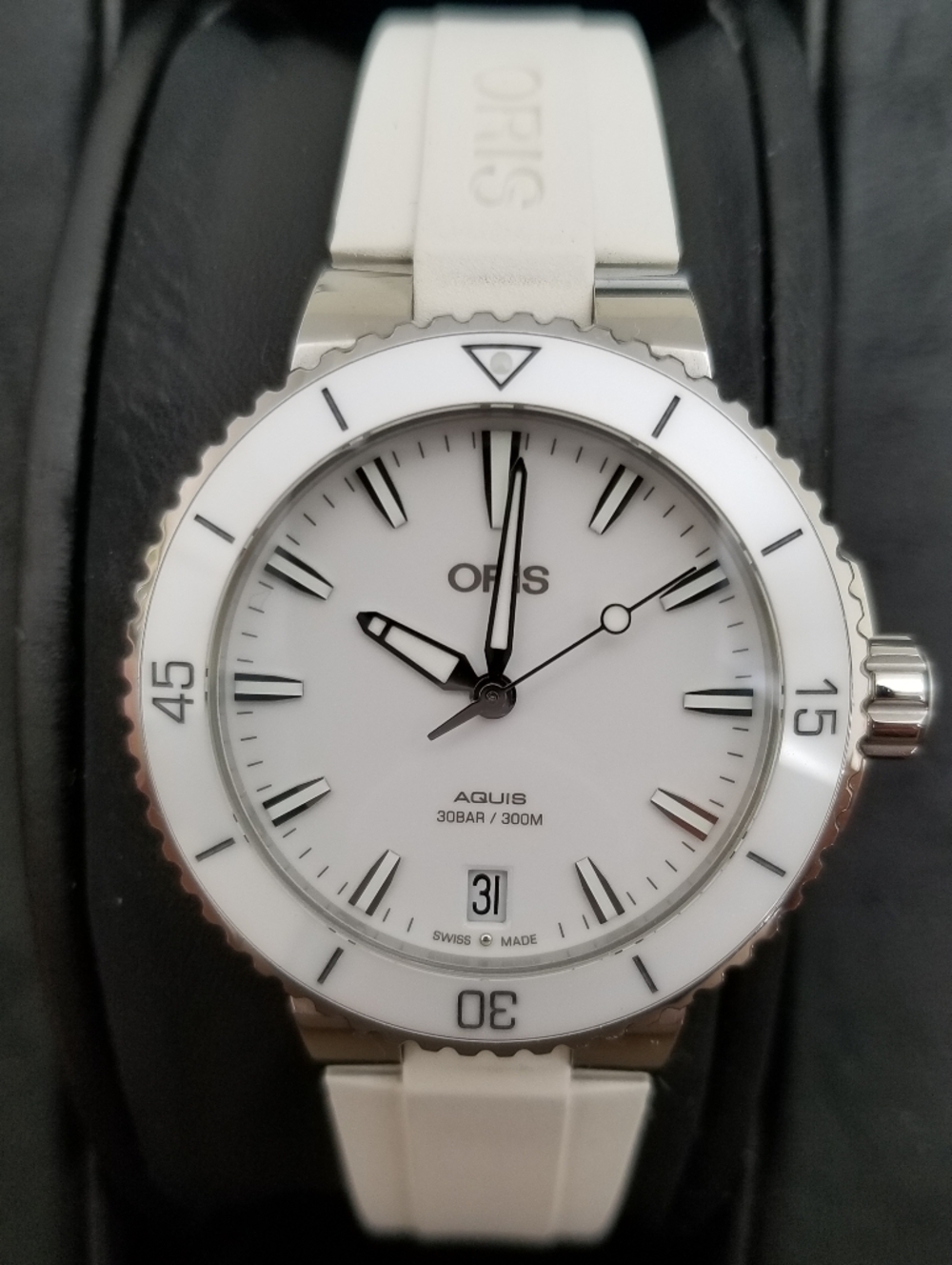 ORIS AQUIS 36.5 MM WOMENS